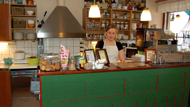 Vohvelikahvilassa on vanhan ajan tunnelmaa Kuva:Sari Valto