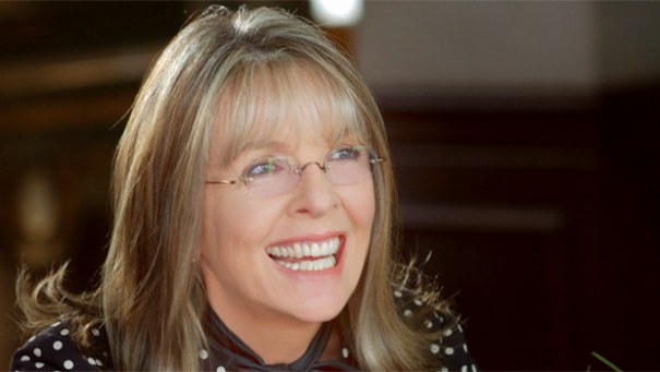 Daphne Wilder (Diane Keaton) järjestää tyttärelleen salaa nettitreffit.