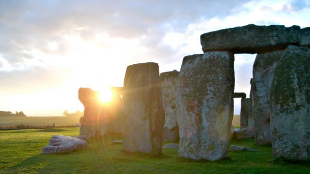 Stonehenge on esihistoriallisen ajan kivimonumenteista arvotuksellisimpia.