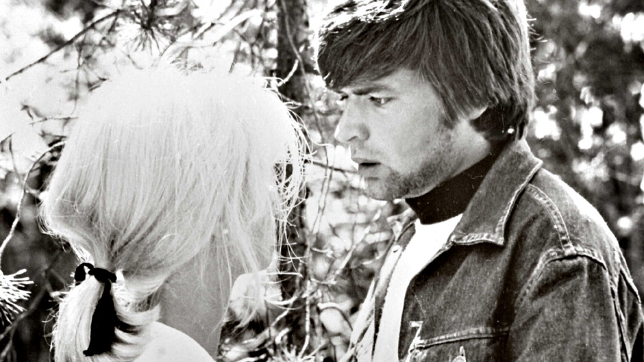 Kaikki rakastavat: Käpy selän alla (ladattava versio)