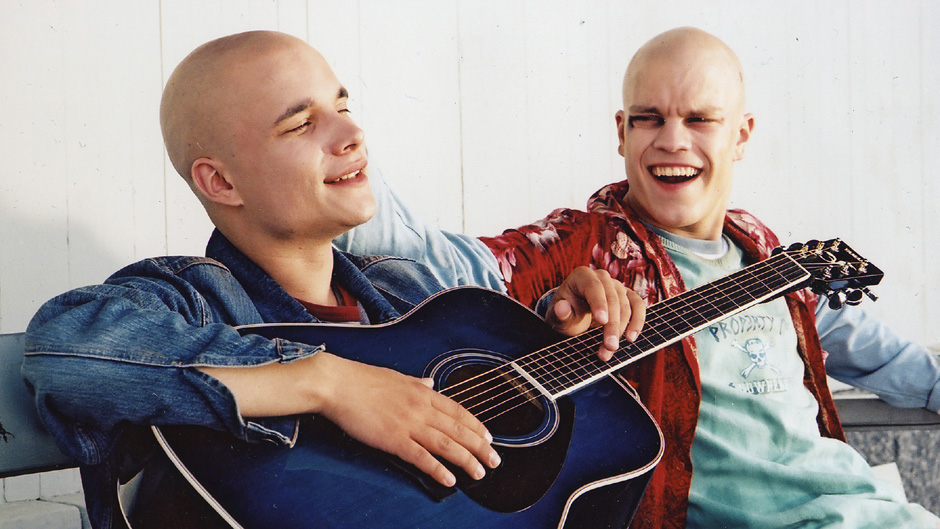 Kaikki rakastavat: Menolippu Mombasaan (ladattava versio)