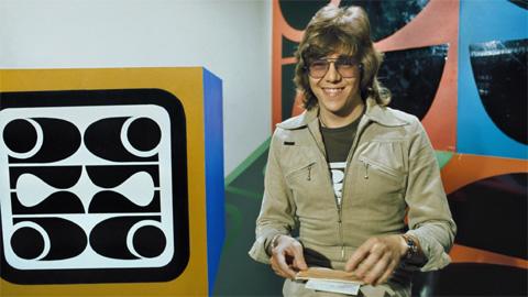 Juontaja Mikko Alatalo TV2:n Iltatähti-ohjelmassa