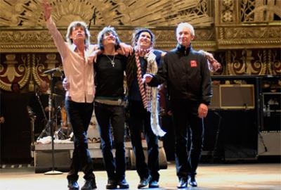 Rockyhtye Rolling Stones konsertin jälkeen Martin Scorsesen elokuvassa Shine A Light.