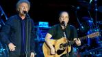 Paul Simon ja Art Garfunkel esiintymässä Roomassa. 