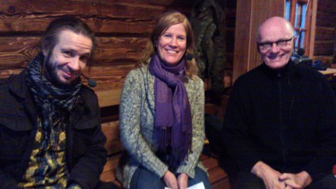 Taustapeilin keskustelussa mukana lauluntekijä Jarkko Martikainen, TNS-Gallupin tutkimusjohtaja Tiitta Vaulos ja psykologian professori Göte Nyman.