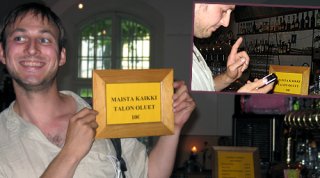 Michael Feyfar tutustuu Suomenlinnan Panimo-ravintolan oluttarjontaan. Kuva: Kaisa Erola/YLE.