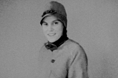 Kuva: Vuoden 1929 esiteltiin k�yt�nn�llist� muotia. YLE kuvanauha.