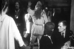 Kuva: Tilaisuutta kunnioitti l�sn�olollaan itse V�in�m�inen. 
(1949) YLE kuvanauha.