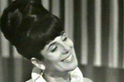 Kuva: Tabe Slioor. (1967) YLE kuvanauha.