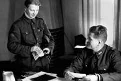 Kuva: Aunuksen radio. Luutnantti Pekka Tiilikainen.(1944)Nikulainen