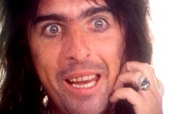 Kuva: Alice Cooper Iltathden haastattelussa. (1974) YLE kuvanauha.