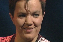 Kuva: Ursula Drake studiossa. YLE kuvanauha. 