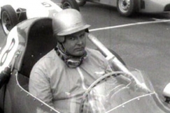 Kuva: Formula Junior -luokan voittaja Carl-Otto Bremer. YLE kuvanauha.