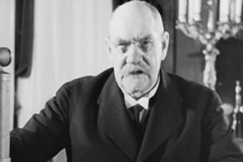 Kuva: P. E. Svinhufvudin puhe radiossa laukaisi M�nts�l�n kapinan. Kuva ja puhe vuotta aiemmalta ajalta eli vuodelta 1931. YLE kuvanauha.