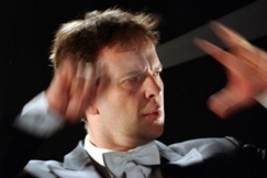 Kuva: Sakari Oramo. (2003, Jyrki Valkama)