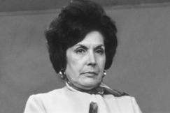 Kuva: Hortensia Bussi de Allende.
(1974)