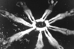 Kuva: Kuviokelluntaa uiman�yt�ksess�. (1949) YLE kuvanauha.