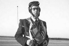 Kuva: Usko Santavuori,
Malmin lentokentt�
kes�ll� 1950
Ruth Tr�skman
YLE