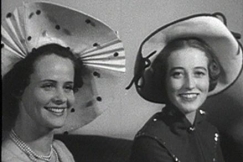 Kuva: Kaksi mannekiinia esittelee isolierisi� hattuja. YLE kuvanauha.