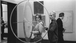 Kuva: Suomalaista nykytaidetta esittelev�n n�yttelyn avajaiset Ateneumin taidemuseossa. (1960-luku) Kalle Kultala.