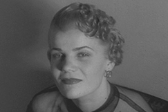 Kuva: Nainen kiharakampauksessa. YLE kuvanauha. 