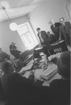 Kuva: Jumalanpilkkaoikeudenk�ynti 
Helsingin raastuvanoikeudessa. 
(1965)
Kalle Kultala