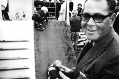 Kuva: Victor Papanek vieraili Suomenlinnassa pidetyss� seminaarissa vuonna 1968. 
L�hde: Kristian Runeberg/Yrj� Sotamaan arkisto.