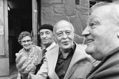 Kuva: Saunatoverit 
TV 1 1977
Viljo Kajava toinen oikealta.
Leif �ster
YLE