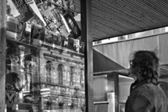 Kuva: Lehtikioskilla.
(1971)
Antero Tenhunen