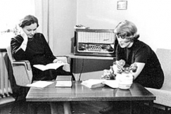 Kuva: Radion kuuntelijoita.
(1950-luku)
YLE