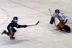 Kuva: Suomen ja Ruotsin ottelu j��kiekon MM-kisoissa Moskovassa. (1986) YLE kuvanauha.