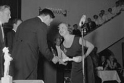 Kuva: Jussi-palkintojen jakotilaisuus Helsingin Kalastajatorpalla.
(1954)
Kalle Kultala