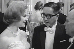 Kuva: Armi Kuusela ja Gill Hilario presidentinlinnassa. YLE kuvanauha. 