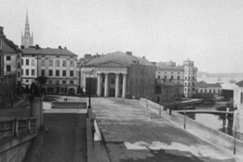 Kuva: Tukholma, Skeppsbron 
1800-luvun lopulla. 
E. F. Melvillen valokuva