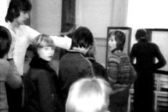 Kuva: Tampereen yhteislyseon oppilaita ��nestysjonossa. (1973) YLE kuvanauha.