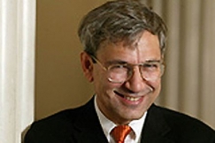 Kuva: Kirjailija Orhan Pamuk. Otava.