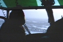 Kuva: Helikopteri etsint�t�iss�. YLE kuvanauha.