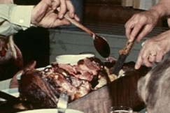 Kuva: Lemin s�r� tekee kauppansa ruokap�yd�ss�. YLE kuvanauha.