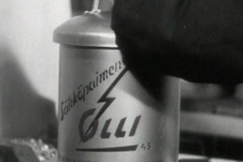 Kuva: S�hk�paimen Olli on tuttu kaikille maaseudulla asuneille. YLE kuvanauha.