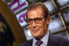 Kuva: Roger Moore Yhdenillan pys�kiss�. YLE kuvanauha.