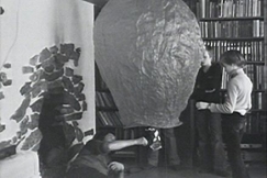 Kuva: Heikki Kaseva ja pojat testaavat kuumailmapalloa. YLe kuvanauha. 