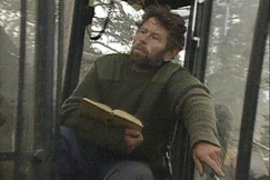 Kuva: Pentti Linkola mets�ty�koneen kopissa. YLE kuvanauha. 