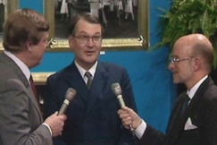 Kuva: Professori Yrj� Littunen Leo Lehdist�n ja Pekka Holopaisen haastateltavana. (1986) YLE kuvanauha.