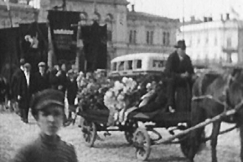 Kuva: Surusaattue H�meenkadulla. (1929) YLE kuvanauhalta.