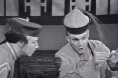 Kuva: Matti Kuusla ja Jukka Virtanen kiinalaisina Me krokotiilit -ohjelamssa. (1966) YLE kuvanauha.