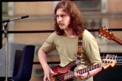 Kuva: Pekka Pohjola esiintyy. (1980) YLE kuvanauha.