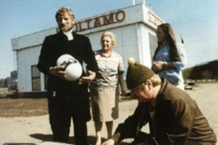 Kuva: Erkki Siltola, Sylvi Salonen, Tuire Salenius ja Tauno Karvonen sarjassa Tankki t�yteen. (1978)  Antero Tenhunen.