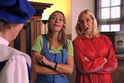 Kuva: Pirre ja Hansu Turun linnassa. YLE kuvanauha. 