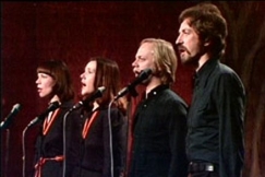 Kuva: Agit-Prop esiintyy. (1977) YLE kuvanauha.