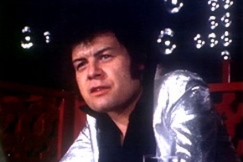 Kuva: Gary Glitter. (1974) YLE kuvanauha.